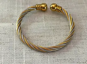 ROPE-3 ROGER ENTERPRISES Magnetic Stretch Cuff Bracelet Balls