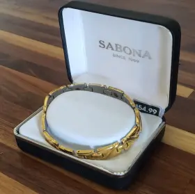 34780 SABONA Bracelet Executive Symmetry Golden Magnetic Box